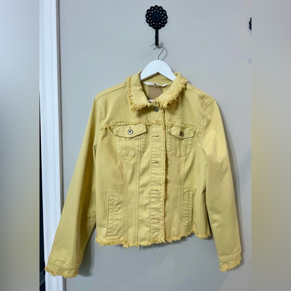 CHARLIE B Yellow Frayed stretch Denim Jacket